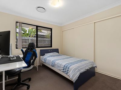 24 Worchester Crescent, Wakerley