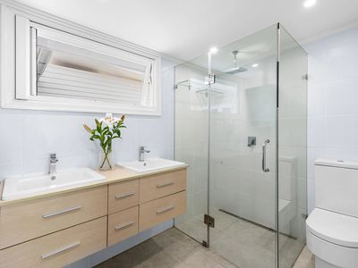 132 Seventeen Mile Rocks Road, Oxley