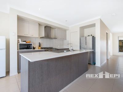 78 Mannavue Boulevard, Cranbourne North