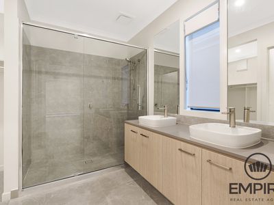 29 Shearjoy Loop, Clyde North