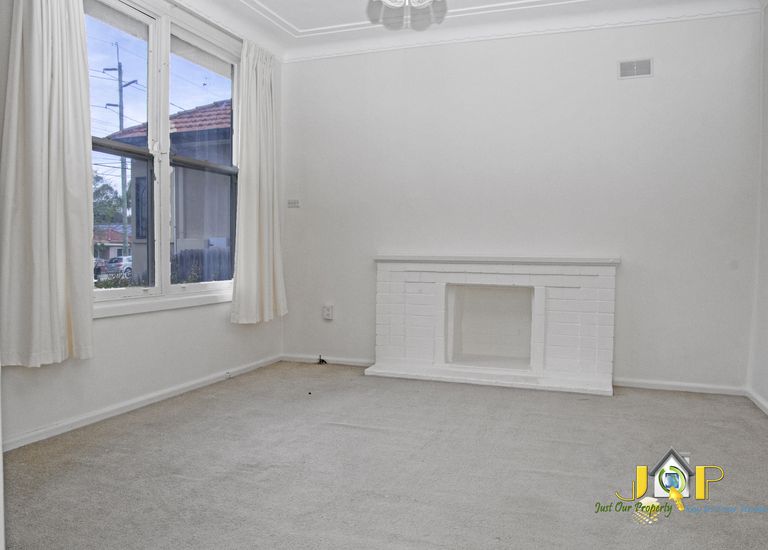 11 Marmion St, Birrong