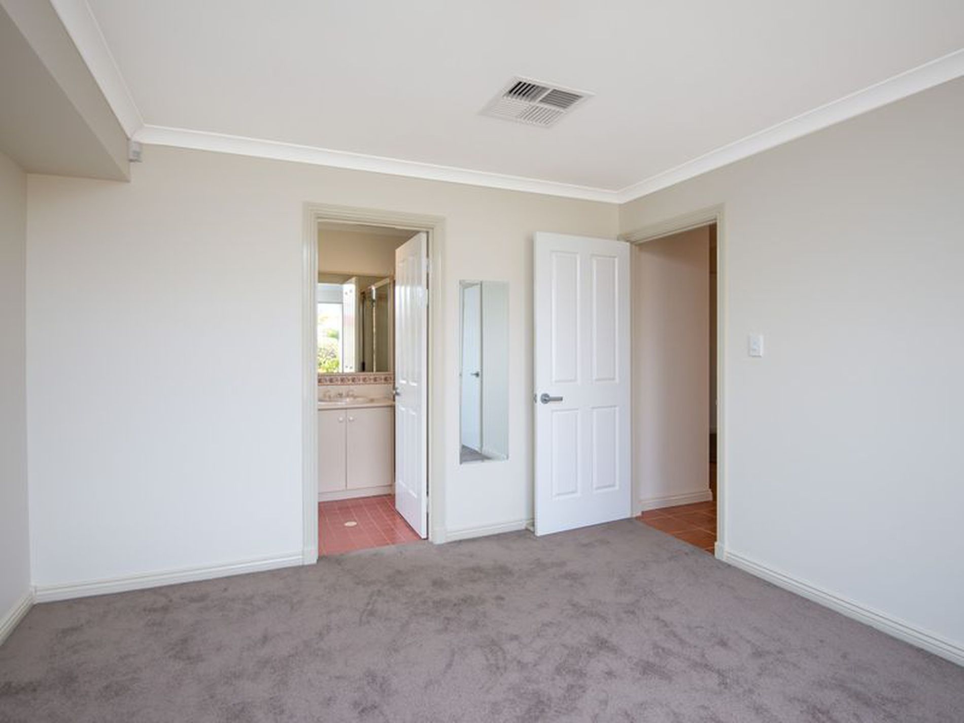 25 Longmore Parade, Broadwood