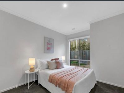 33 Pear Street, Wyndham Vale