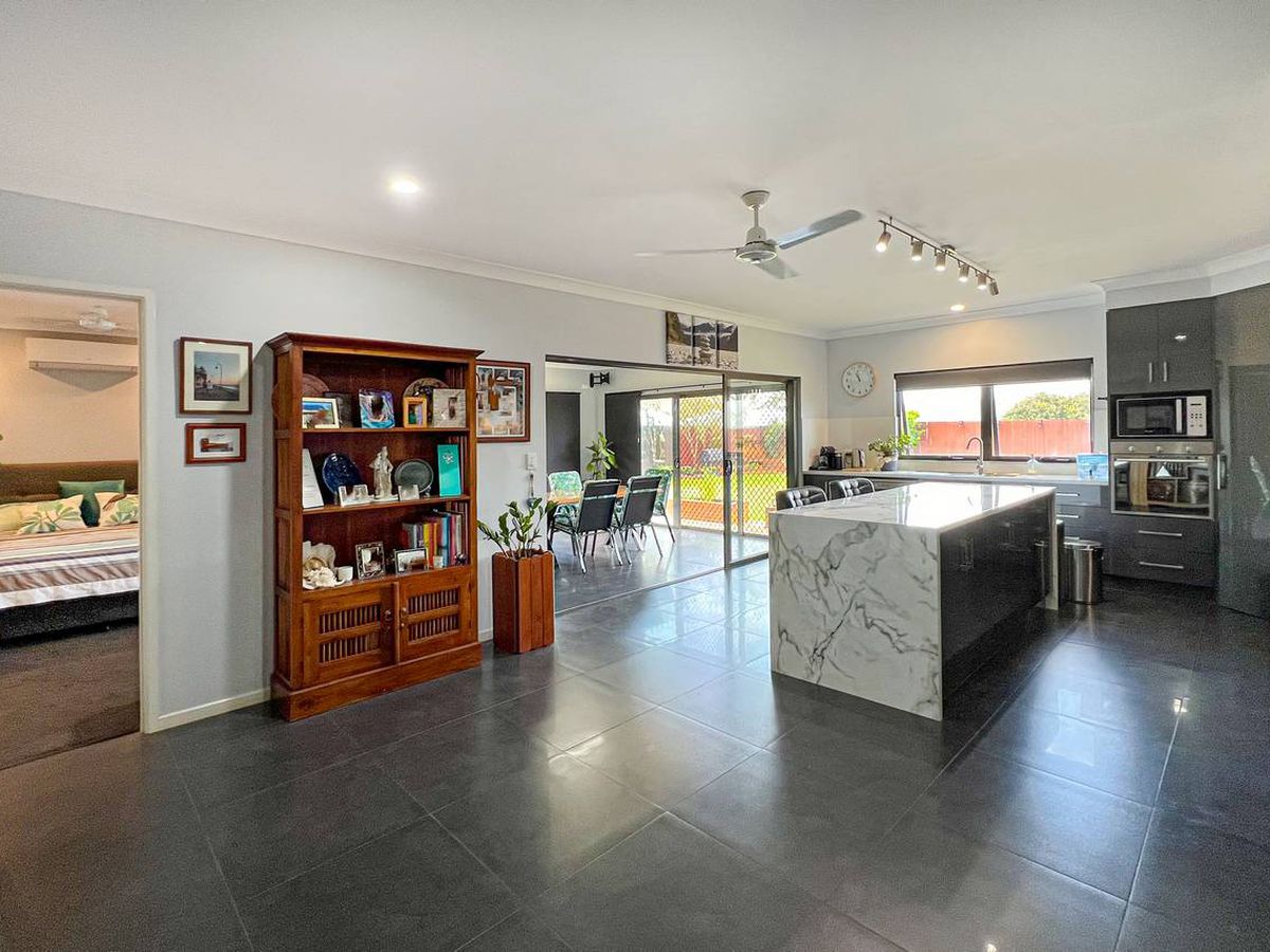 13 Lavender Crescent, Atherton
