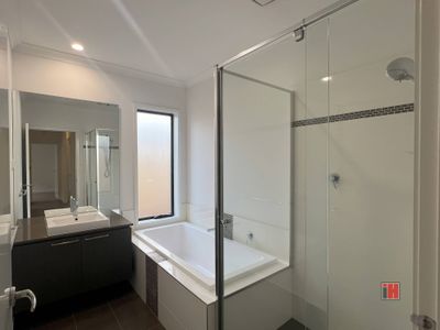 6 Whitebark Street, Wollert