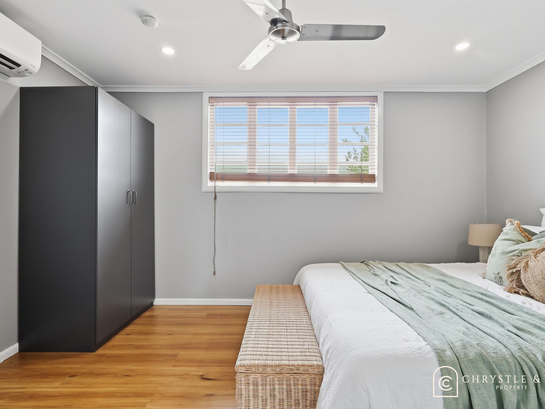 7 Hill End Road, Glenella