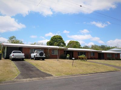 6 Second Avenue , Atherton