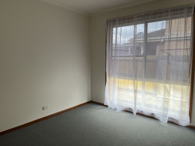 2 / 3-5 Boundary Road, Newcomb