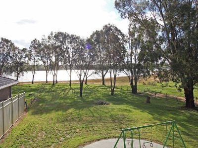 66 Lakeside Boulevard, Heathcote