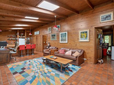 32 L L Road, Officer