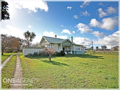 111 Avenue Road, Foxton