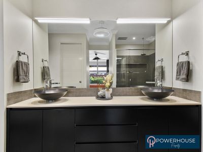 12 Castleton Ent, Smithfield