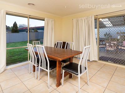 4 BISQUE COURT, Wodonga