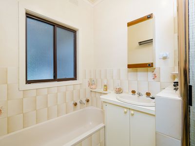 951 WAUGH ROAD, North Albury
