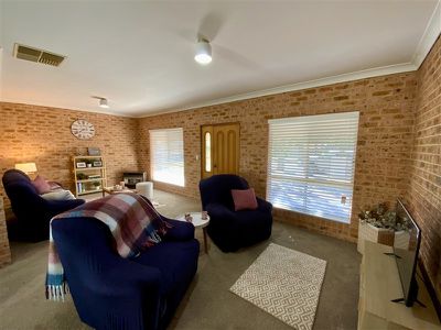 1/124 York Street, Forbes