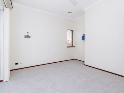 5 Lakeside Road, Churchlands