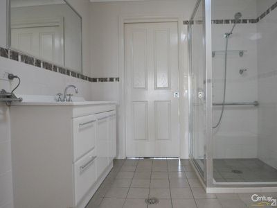 11 / 5 John Brass Place, Dubbo