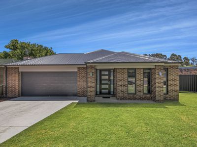 2 Longmore Street, Kangaroo Flat