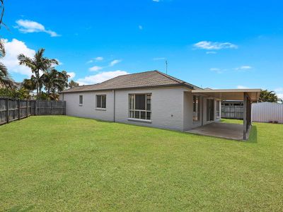 21 Pembroke Crescent, Sippy Downs