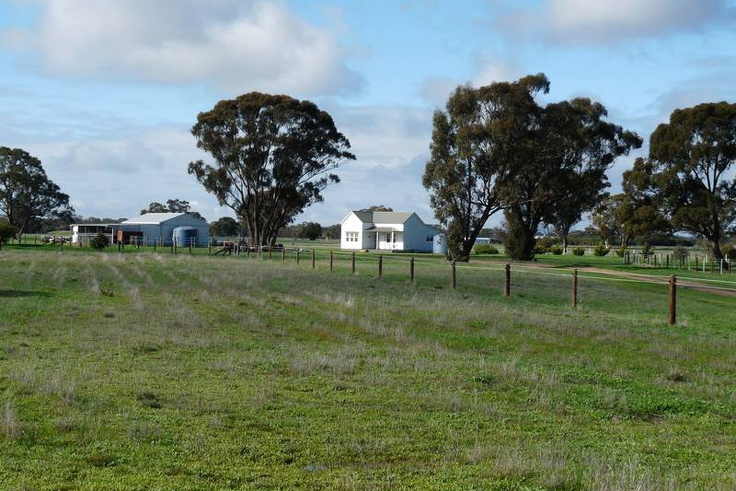 668 Walsh's Road, Horsham