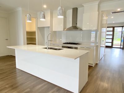 38 Honeycomb Avenue, Manor Lakes
