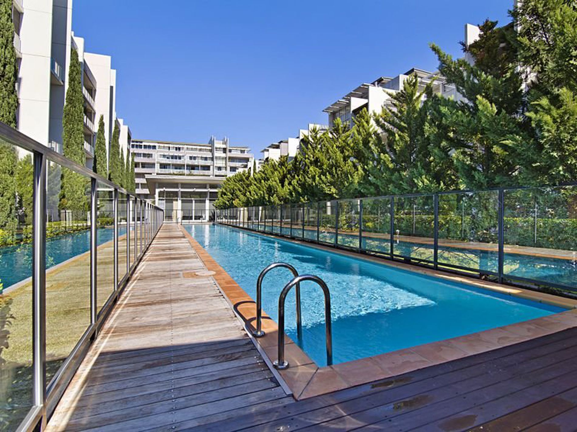 240 / 3 Queen Street, Rosebery