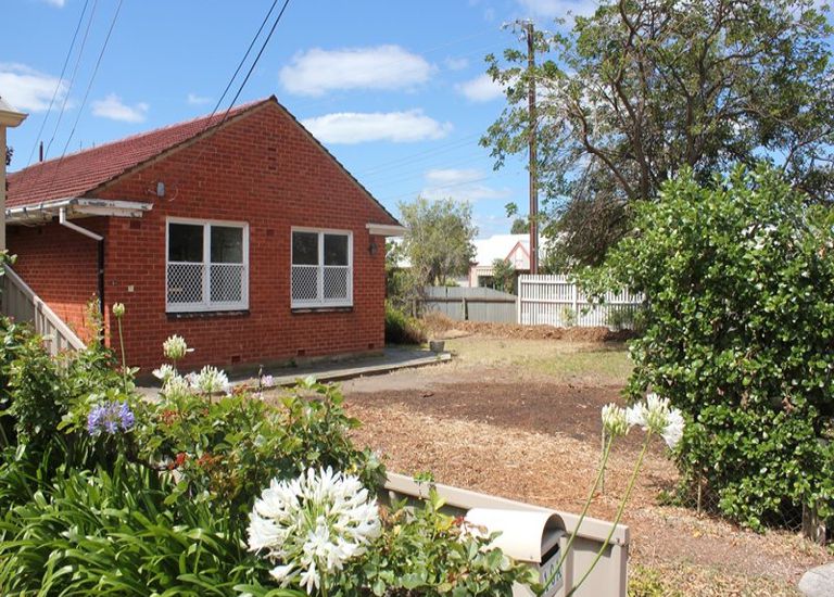 14 Lynmouth Avenue, North Brighton