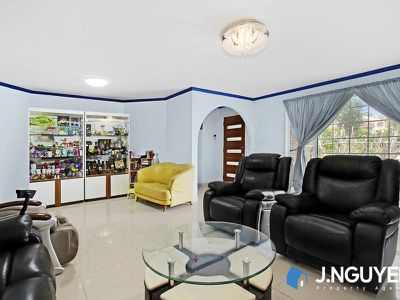 4 Stott Close, Bonnyrigg