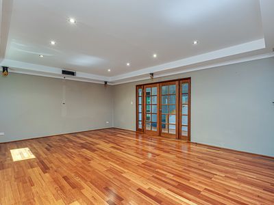 143 Lagoon Drive, Yanchep