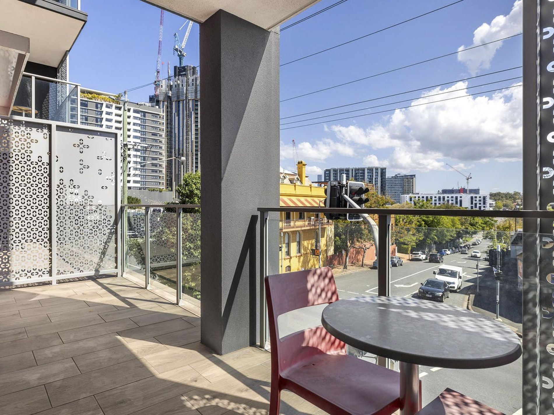 2 / 24 Brookes Street, Bowen Hills
