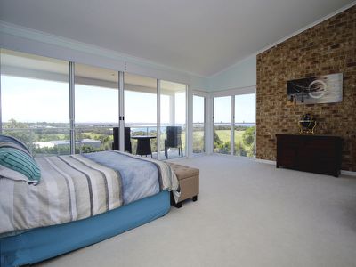 22 Glenelg Crescent, Red Head