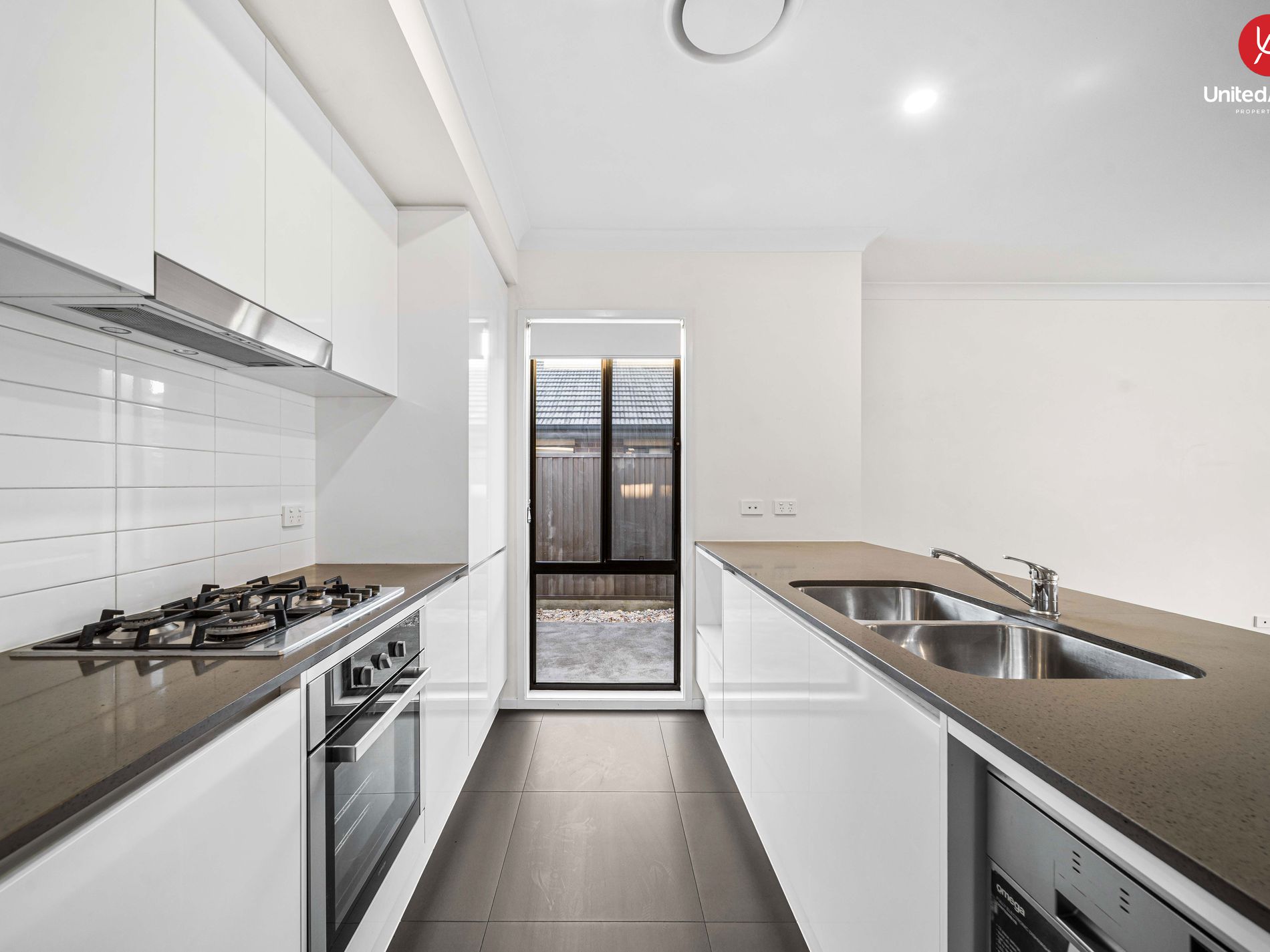 11 Duncombe Avenue, Gledswood Hills