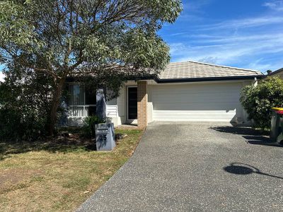 25 Oxbo Cres, Lawnton