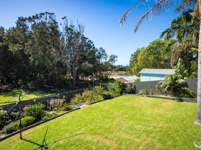7 Lakeside Drive, Kianga