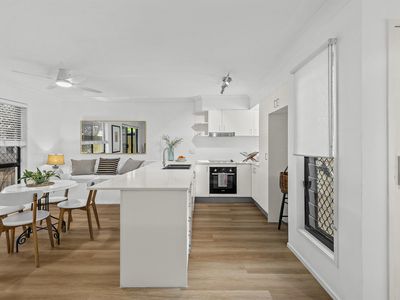4 / 5 Seabrook Street, Kedron