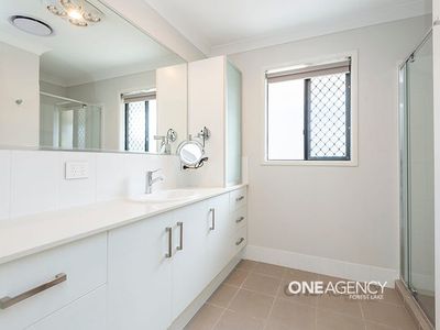69 Finnegan Circuit, Oxley