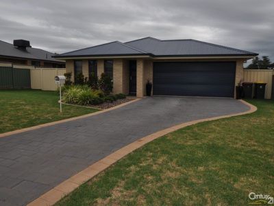 58 Dunheved Circle, Dubbo