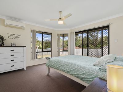 4 Rainbow Court, Glass House Mountains