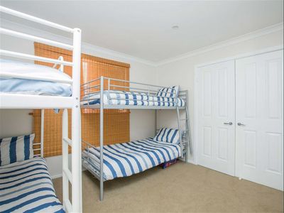 4 Flora Grove , Molloy Island