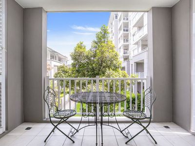 20 / 3 Magnolia Drive, Breakfast Point