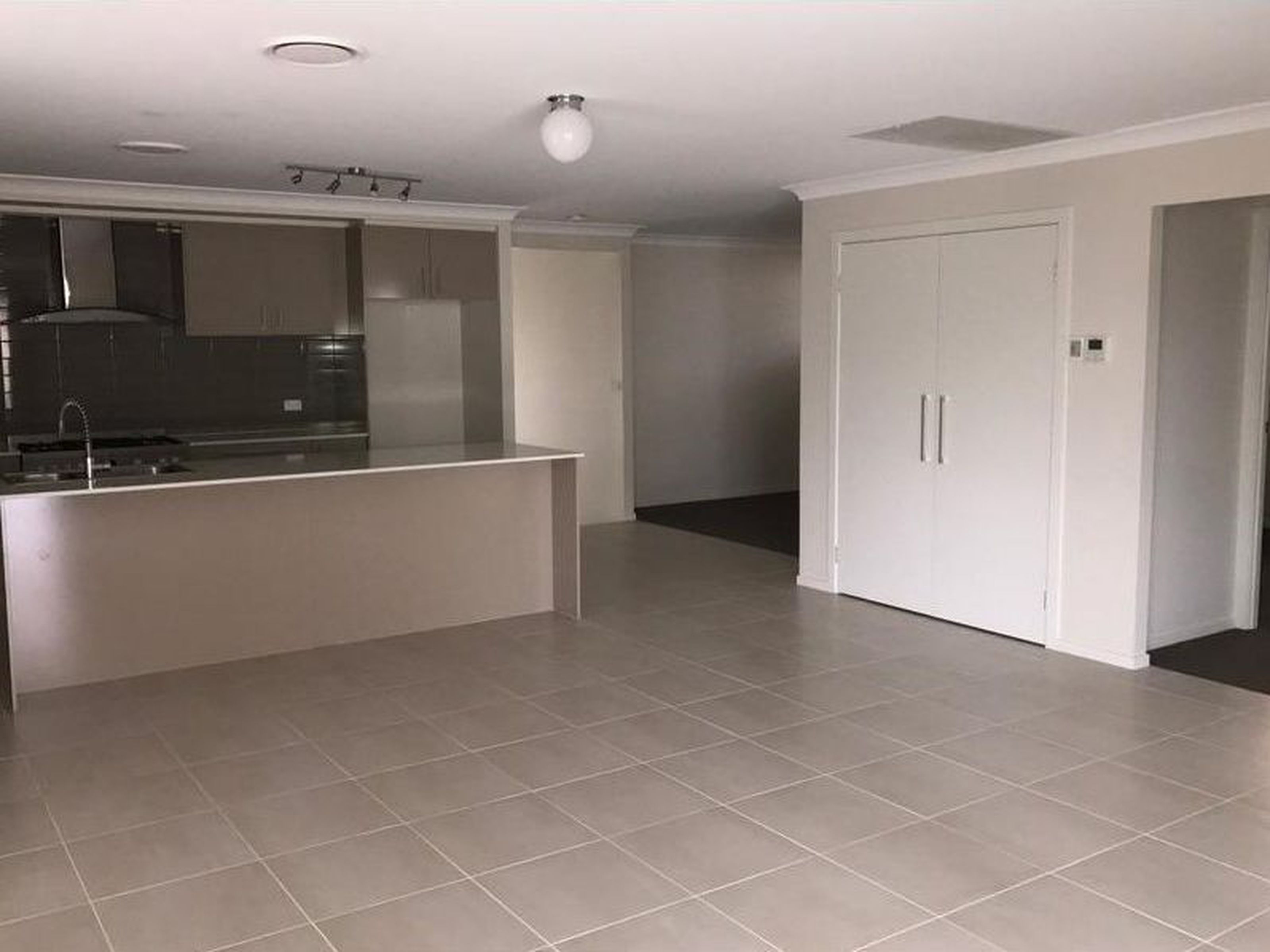 11 Yerrang Avenue, GLENMORE PARK