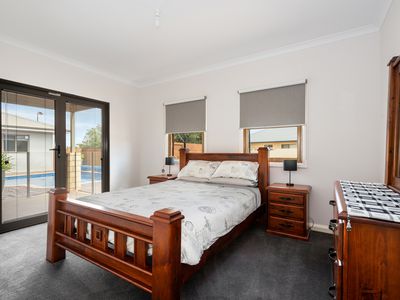 2 Pirring Way, Hannans