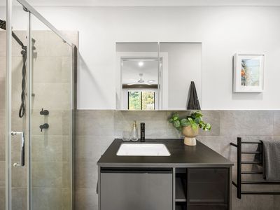 2 Regano Road, Flagstaff Hill