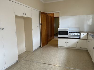 8 Garlick Avenue, Newtown