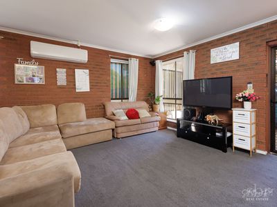 2 / 93 HUONS HILL ROAD, Wodonga