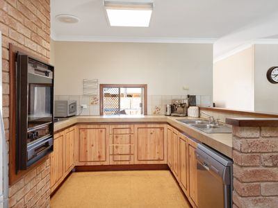 6 Hicks Road, Hannans