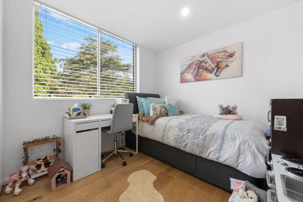 4 / 11 Bortfield Drive, Chiswick