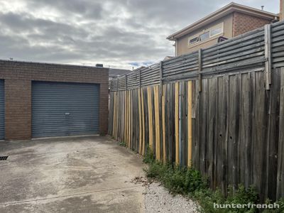 2/93 Millers Road, Altona North