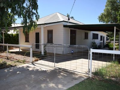 76 Cassowary Street, Longreach