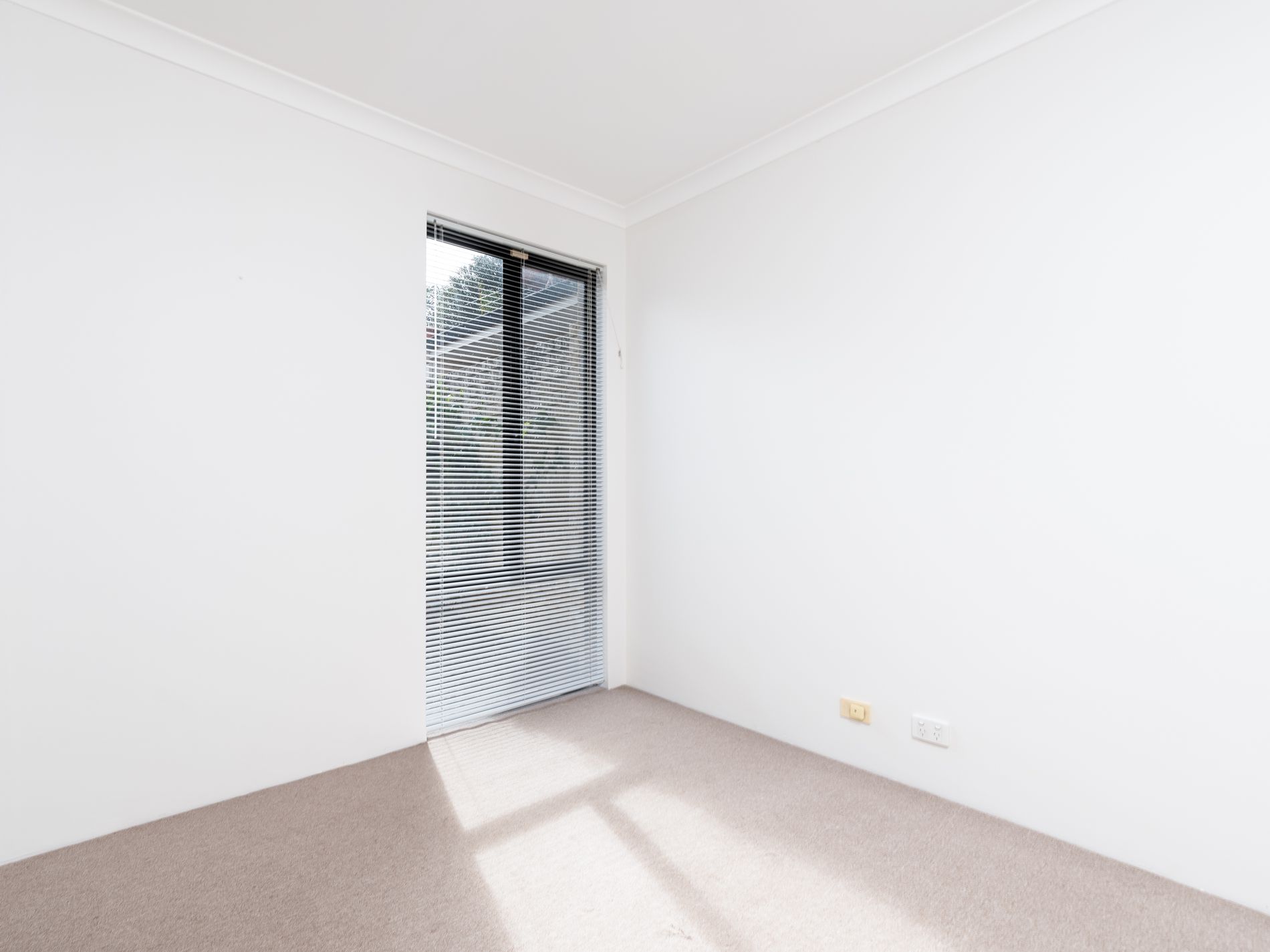 1/31 Holder Street, St James